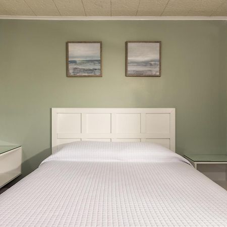 Eagle House Motel ロックポート エクステリア 写真
