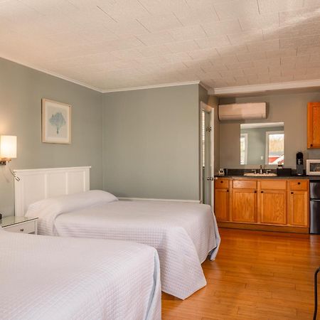 Eagle House Motel ロックポート エクステリア 写真
