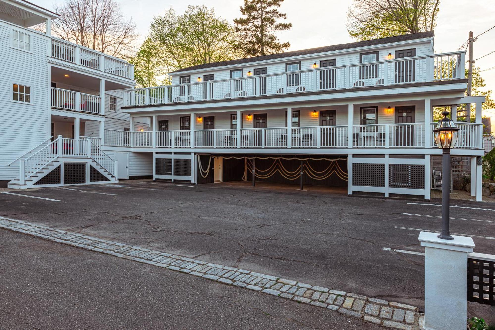 Eagle House Motel ロックポート エクステリア 写真