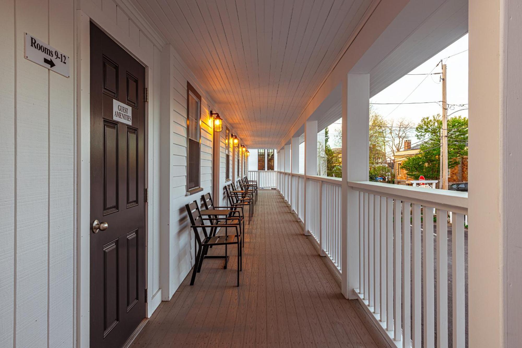 Eagle House Motel ロックポート エクステリア 写真